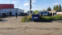 «Силовики и пожарные»: у завода «Ярославская бумага» оцепили территорию