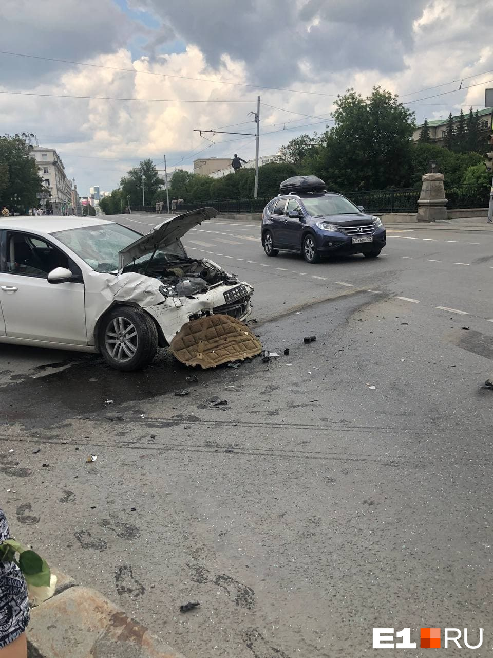 В третьем квартале этого года власти планировали повесить над перекрестком знаки «Пешеходный переход» В третьем квартале этого года власти планировали повесить над перекрестком знаки «Пешеходный переход»
