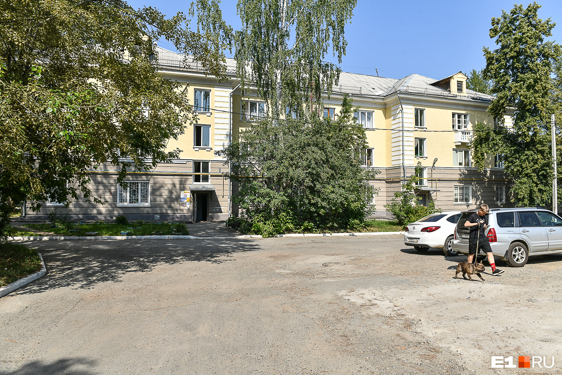 В подвале этого дома был застрелен глава ОПС «Уралмаш»