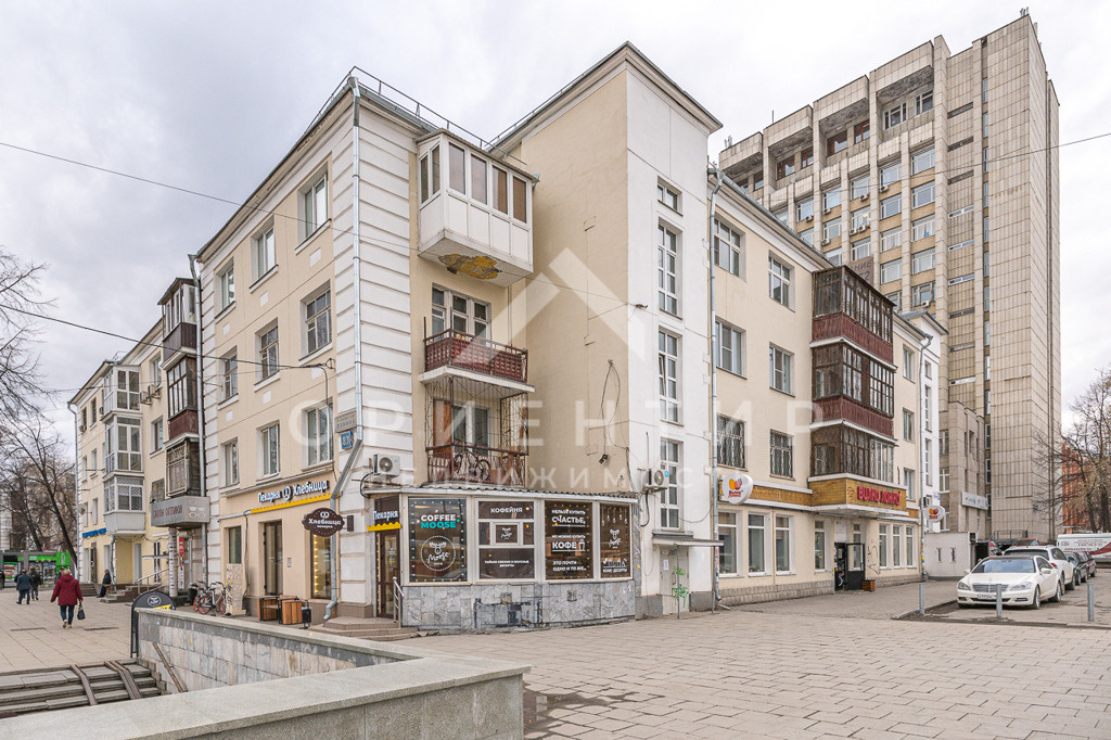 Дом на перекрестке проспекта Ленина и улицы Восточной