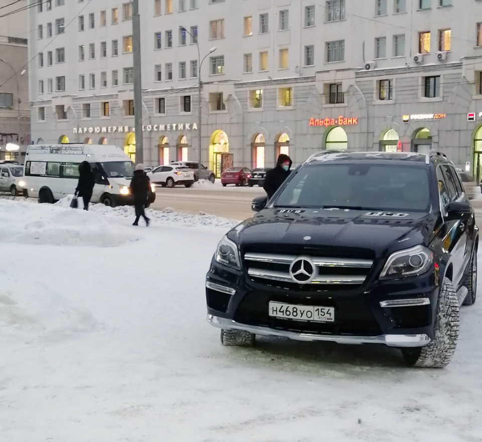 «Мерседес» на Орджоникидзе 