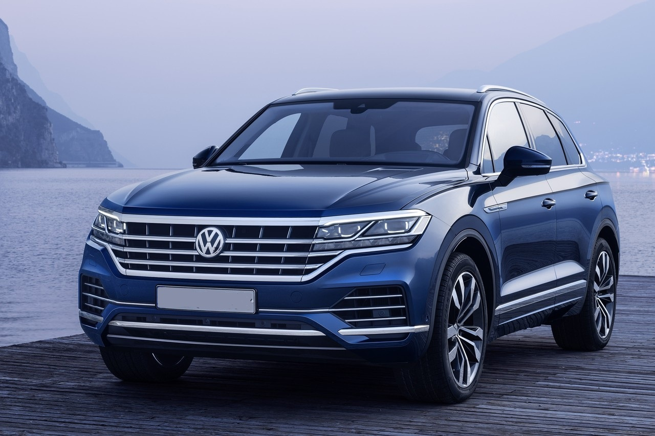 Volkswagen Touareg этого поколения выпускается с 2018 года, то есть у Владимира автомобиль из первых партий