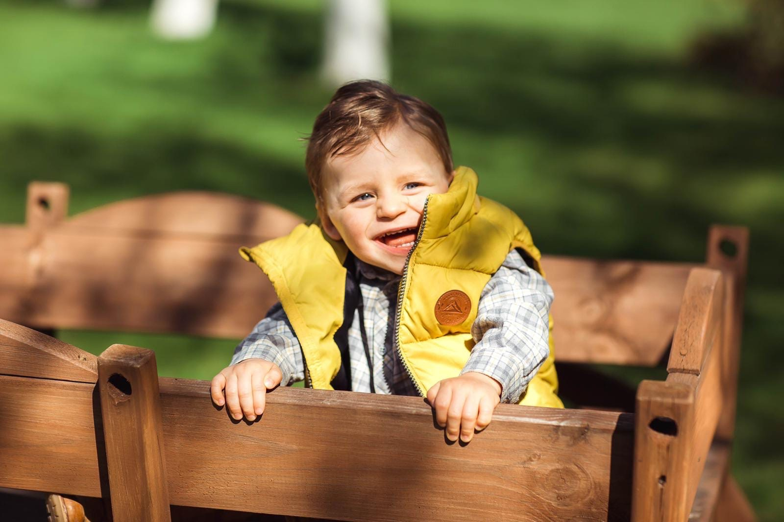 Синдром Ангельмана называют синдромом счастливой куклы — такие дети часто беспричинно улыбаются и смеются