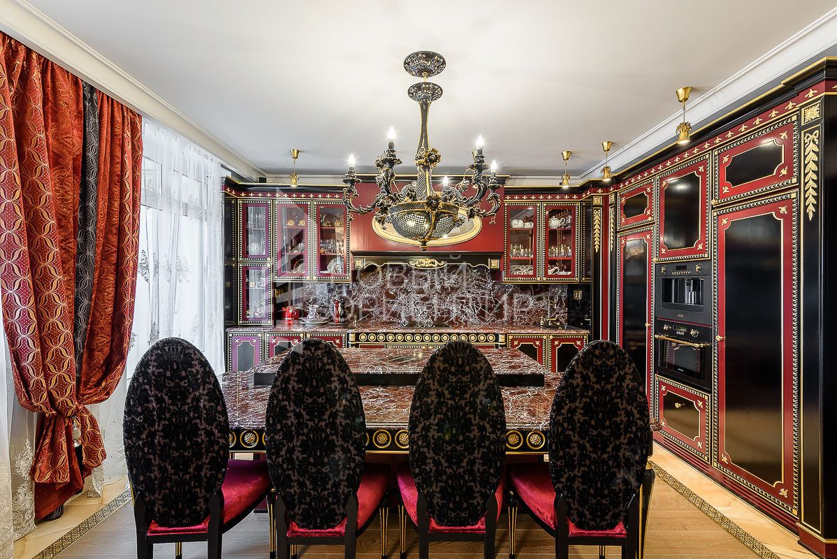 Интерьер двухкомнатной квартиры, которая выставлена на продажу за 18,9 млн рублей