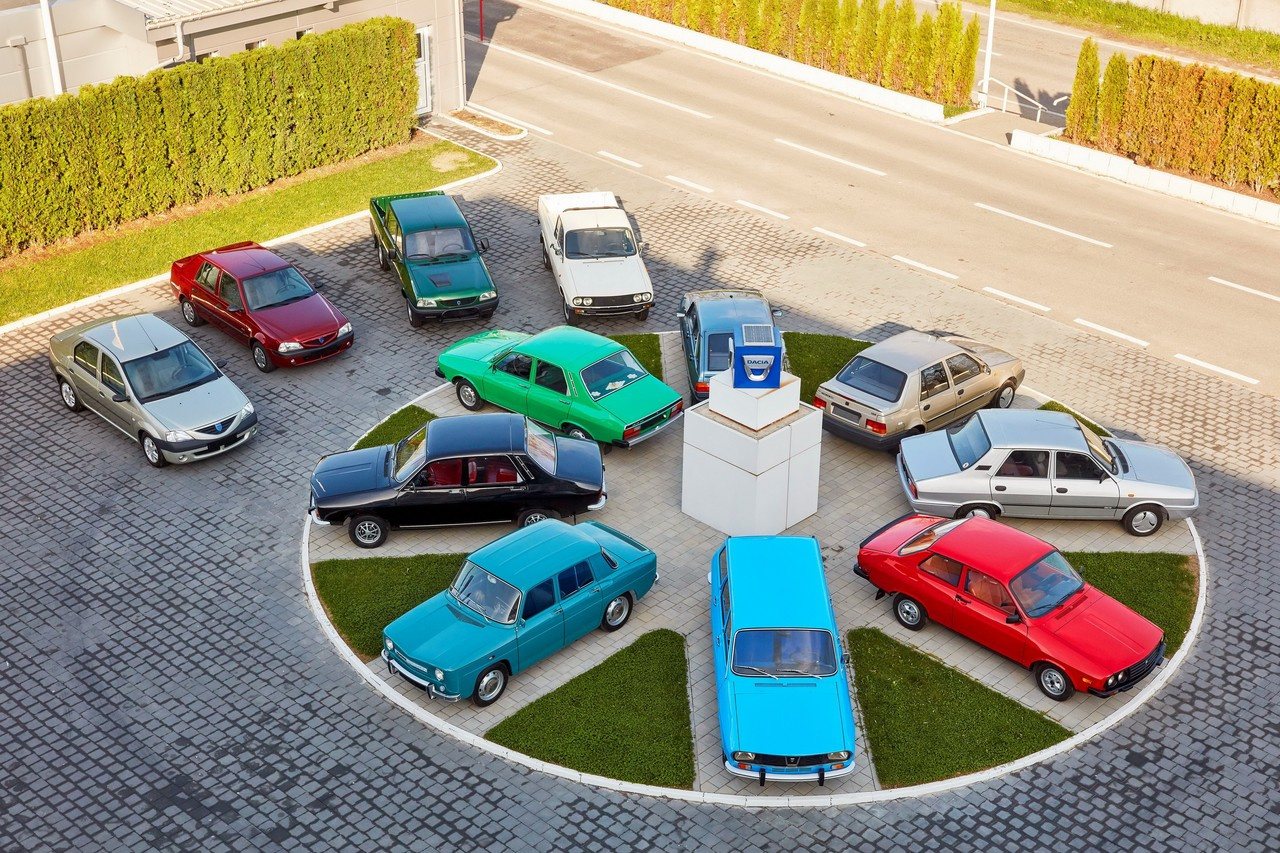 Модели Dacia разных лет: когда-то она была национальным румынским производителем, но потом попала под контроль Renault и добилась успеха на европейском уровне
