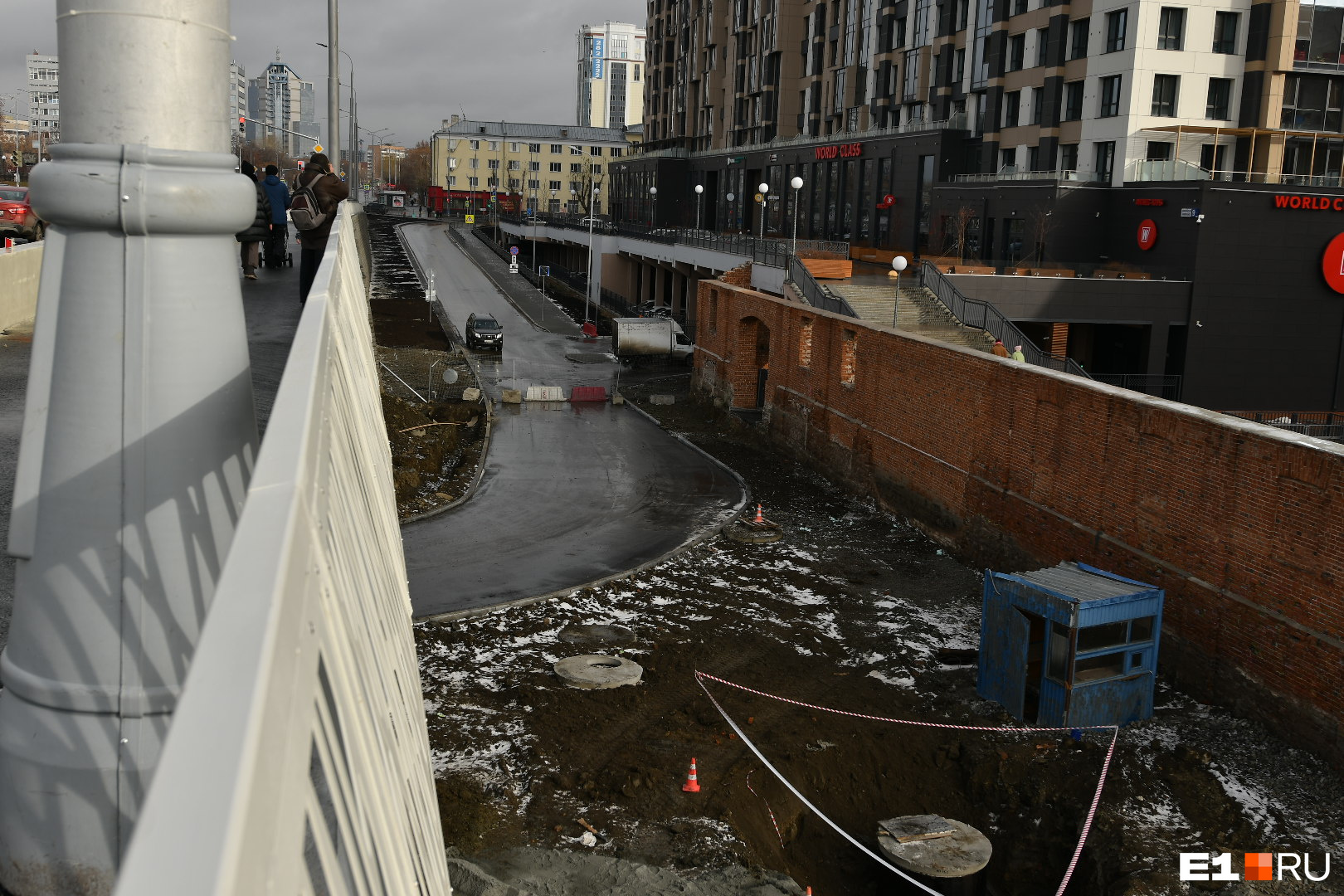 Проезд под мостом на Гражданскую пока закрыт