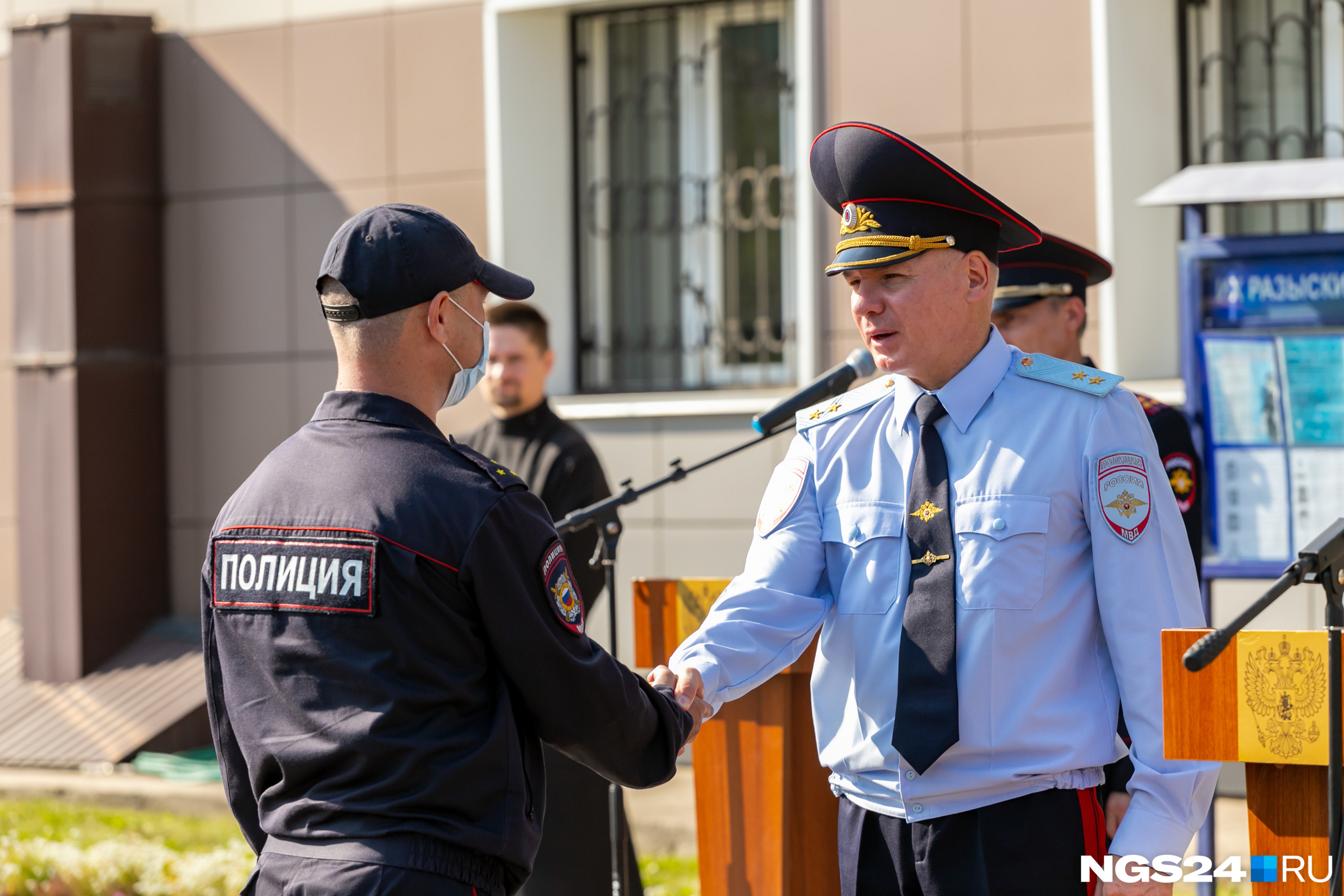 Приятно получать поздравления от коллег Приятно получать поздравления от коллег