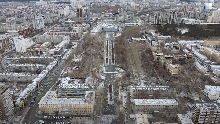 Что появится в мегапарке Екатеринбурга за 2 миллиарда: летаем над аллеей, которую снесут ради вечной «реки»
