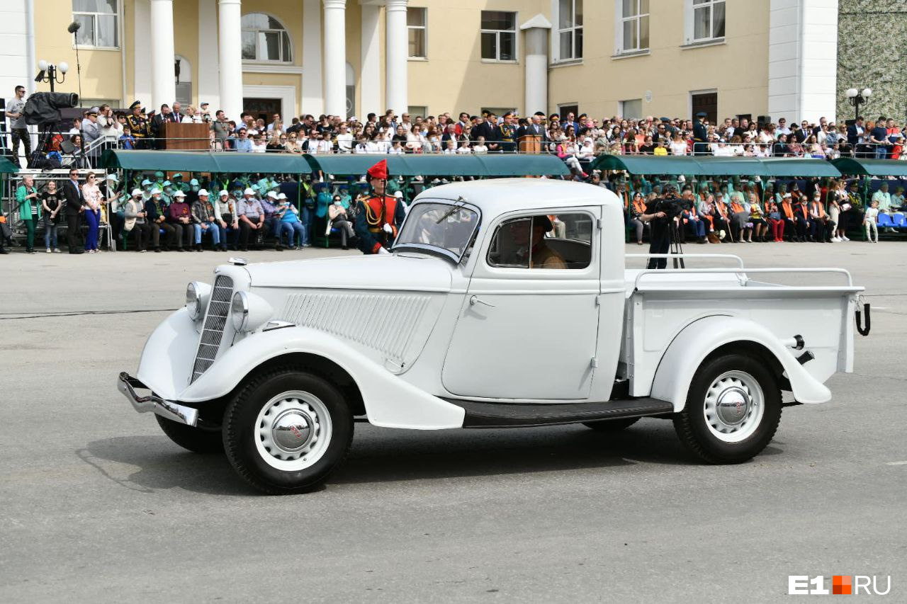 Многие екатеринбуржцы традиционно ездят на парад в Верхнюю Пышму в том числе ради вот этих машин