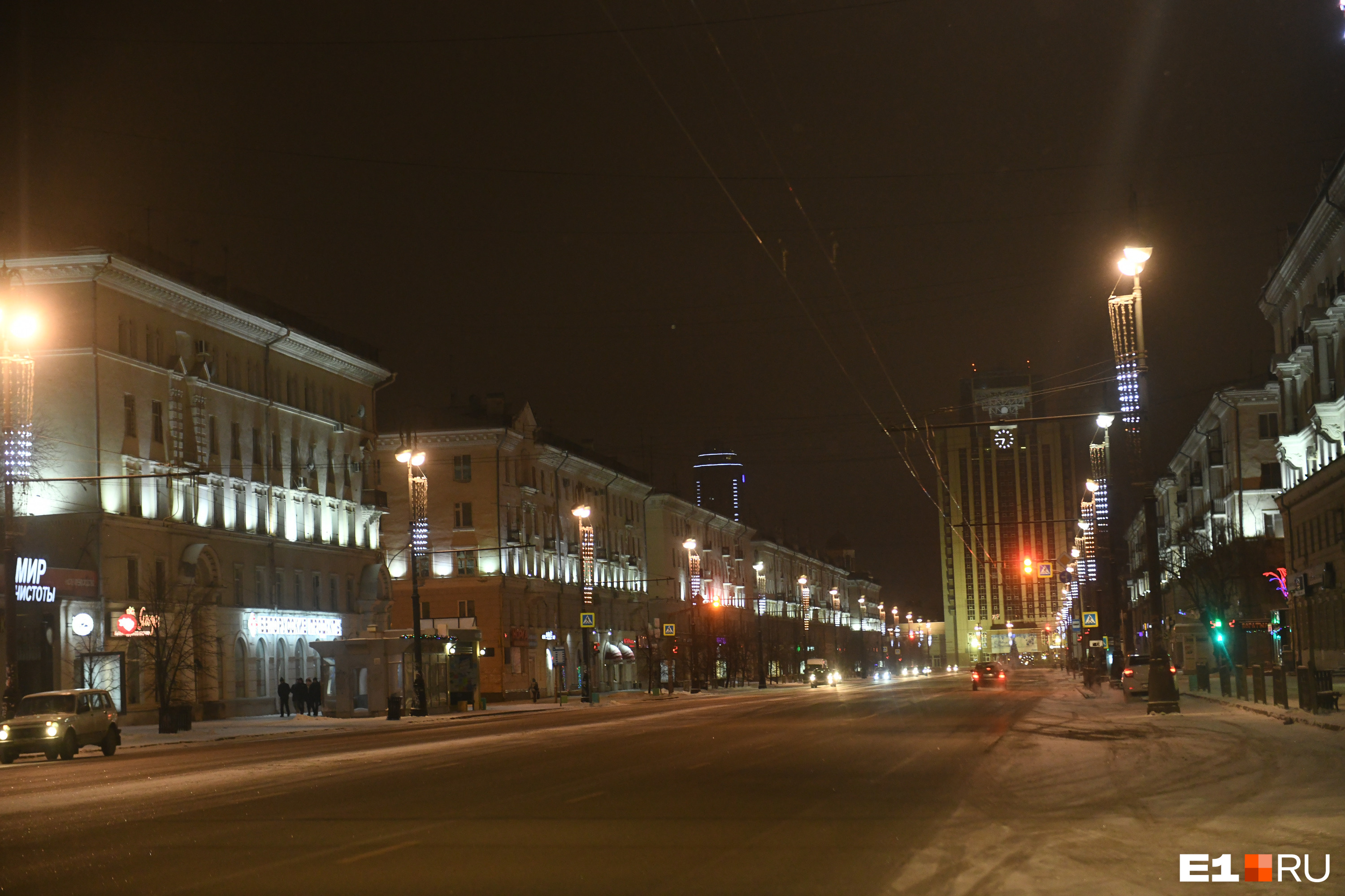 Улица Свердлова ранним утром 1 января