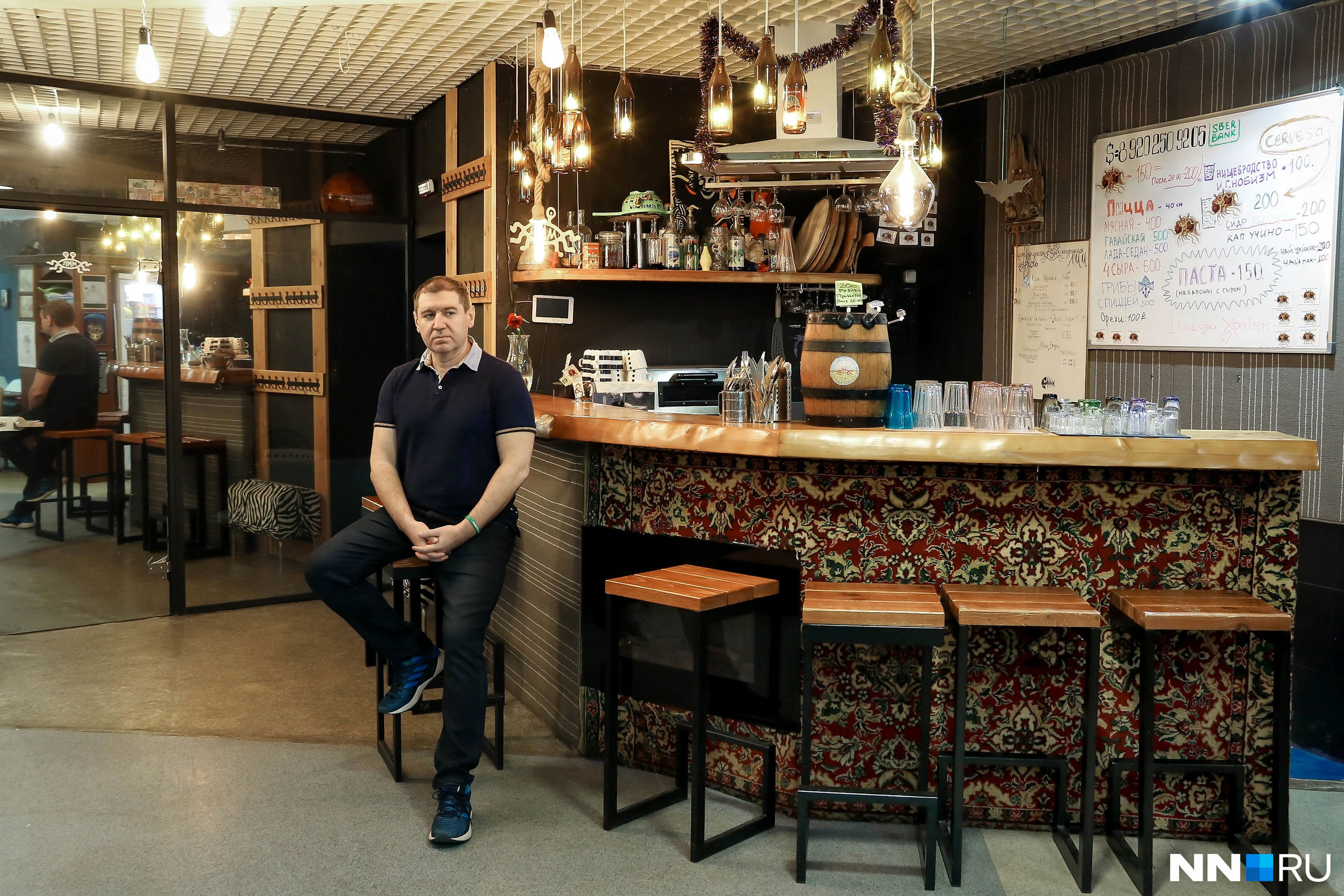 Михаил Иосилевич в своем кафе «То самое место»