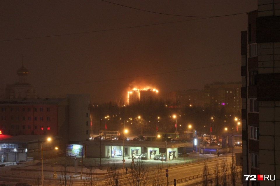 Пламя было видно с разных концов города