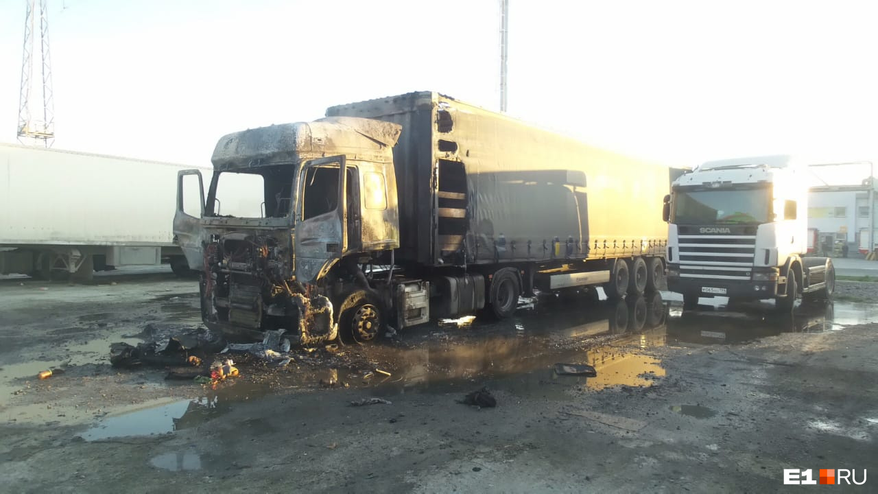 Водителя КамАЗа с ожогами доставили в горбольницу <nobr class="_">№ 4</nobr>0 Водителя КамАЗа с ожогами доставили в горбольницу <nobr class="_">№ 4</nobr>0