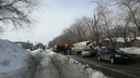 Цистерна вылетела в сугроб: последствия массового ДТП на Дзержинского сняли на видео