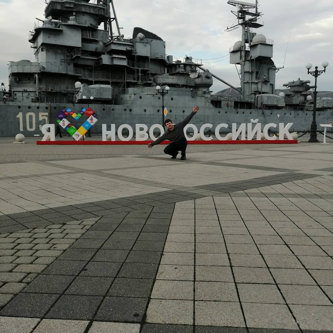 В начале зимы Андрей бросил занесенный снегом город и отправился колесить по стране В начале зимы Андрей бросил занесенный снегом город и отправился колесить по стране