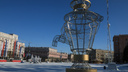 Вместо ледового городка на площади Революции появились световые фигуры «для настроения»