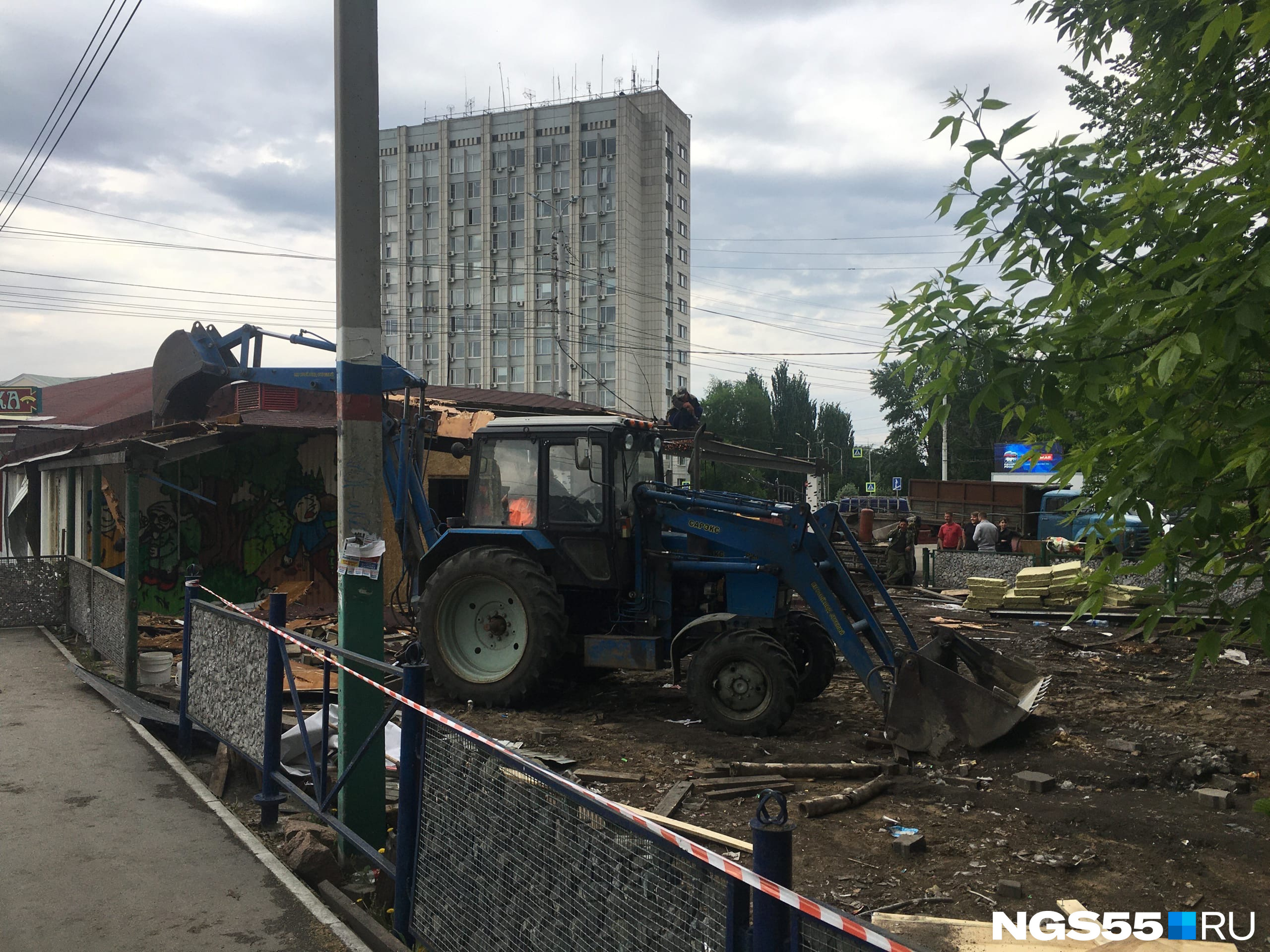 Деревья пока не задеты Деревья пока не задеты