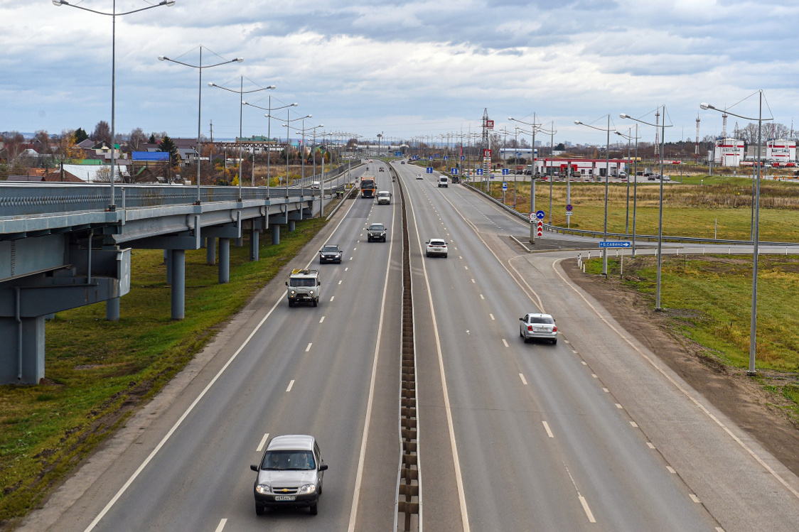 Пермь шоссе. Шоссе Космонавтов Пермь дорога. Дорога в аэропорт. Пермь дороги центр. По дороге в аэропорт.