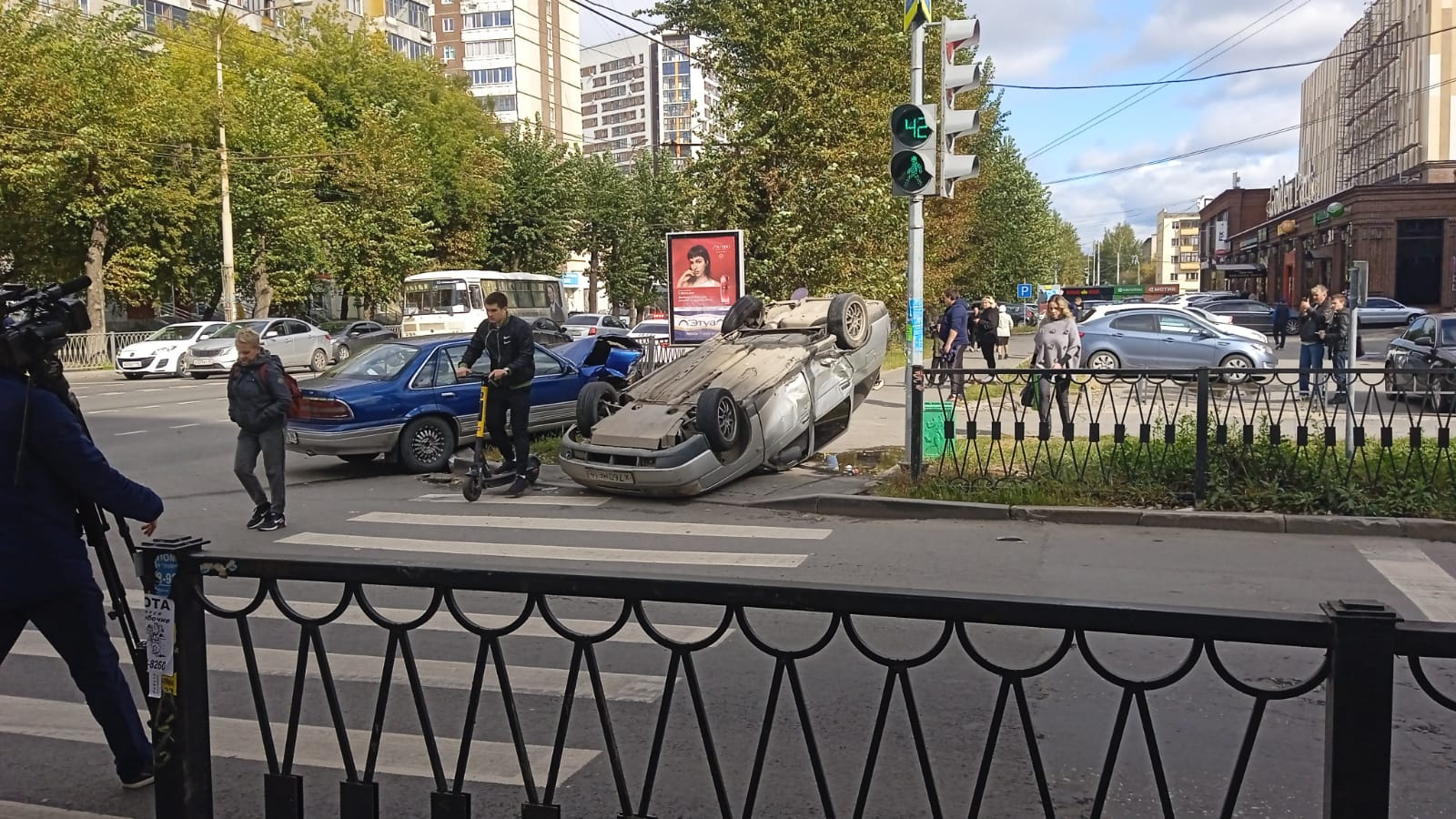 Последние новости екатеринбурга происшествия. Авария в метро в Екатеринбурге. Происшествия на Щорса. Пожар на улице Щорса в Екатеринбурге. 13 Сентября ДТП Щорса Белинского в Екатеринбурге.