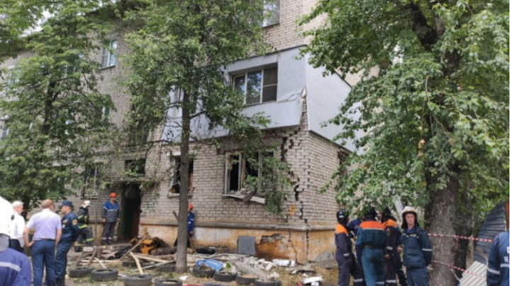Эксперты запретили жить в подъезде № 3 в доме на улице Светлоярской, где произошел взрыв газа