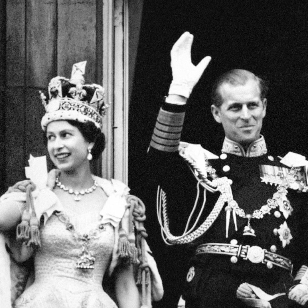 королева елизавета в молодости фотографии с мужем