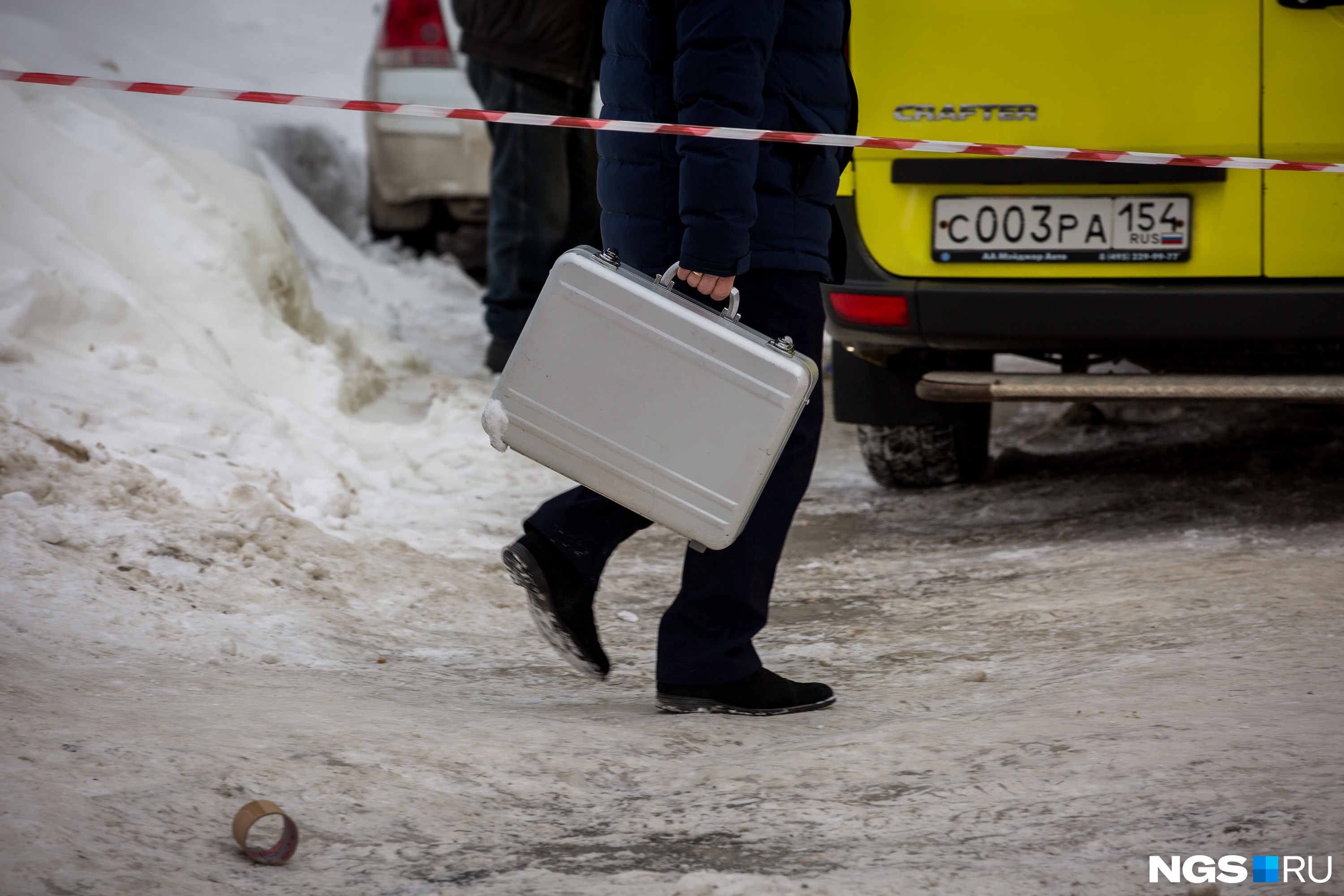 Глыба льда убила жительницу Новосибирска в Первомайском районе 11 марта  2021 г. - 11 марта 2021 - НГС