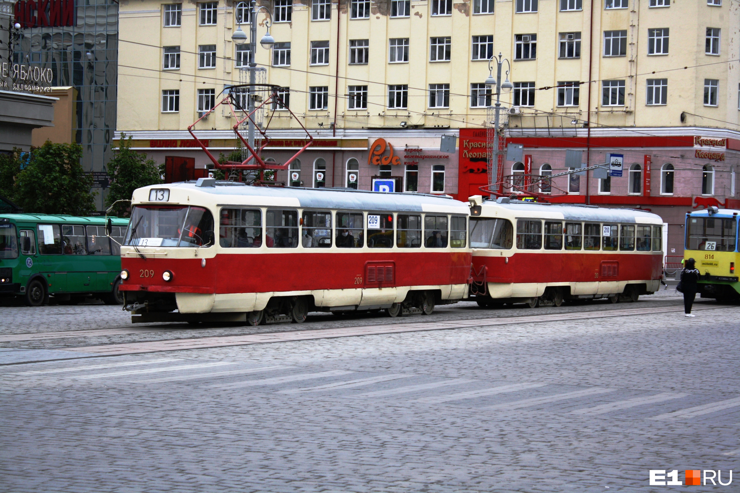 В Екатеринбурге популярный трамвай начнет ходить по-новому. Схема