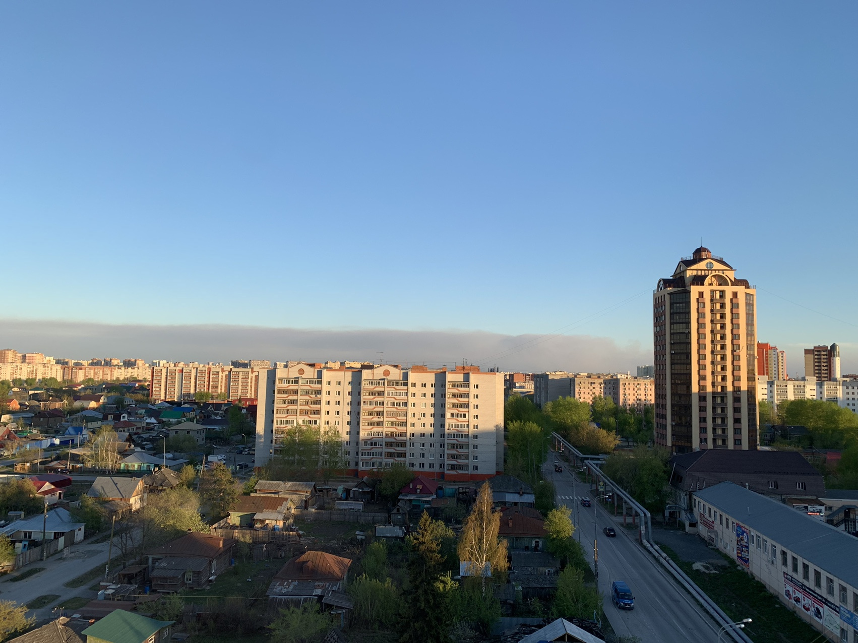 Дым от пожара на Червишевском тракте был виден в городе