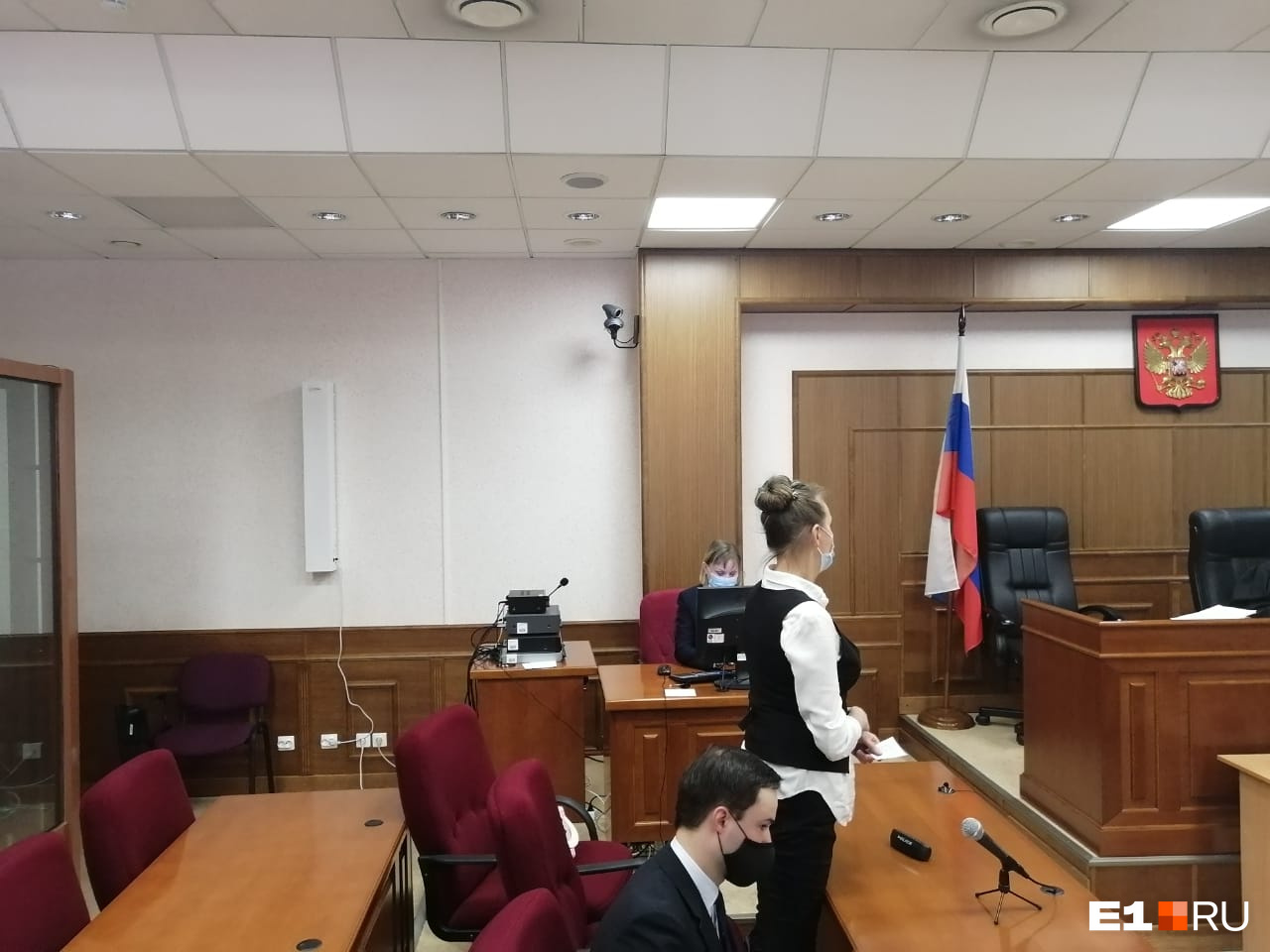 Светлана Рябова, мать убитой жены фотографа, выступает в суде