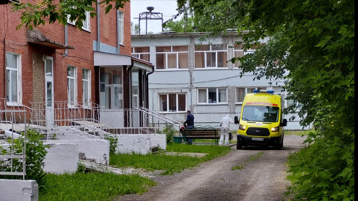 Кузбасская инфекционная больница в Кемерово заполнена коронавирусными больными на 100%