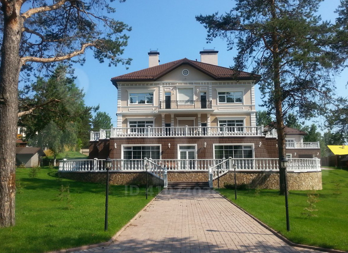 Скромный особняк за 120 миллионов рублей