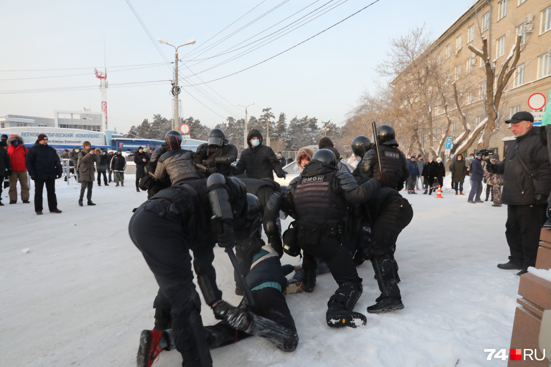 Омон челябинск. ОМОН В Челябинске 23 января 2021. ОМОН митинг Челябинск. Челябинск ОМОН центр.