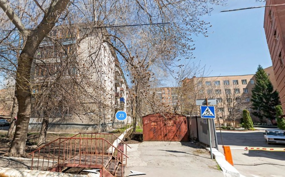 Сейчас пятиэтажка ничем не выделяется от своих соседей, но всё может скоро измениться Сейчас пятиэтажка ничем не выделяется от своих соседей, но всё может скоро измениться