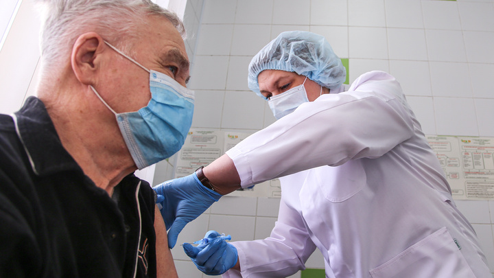 Роспотребнадзор Кузбасса ввел обязательную вакцинацию от COVID-19 для пенсионеров