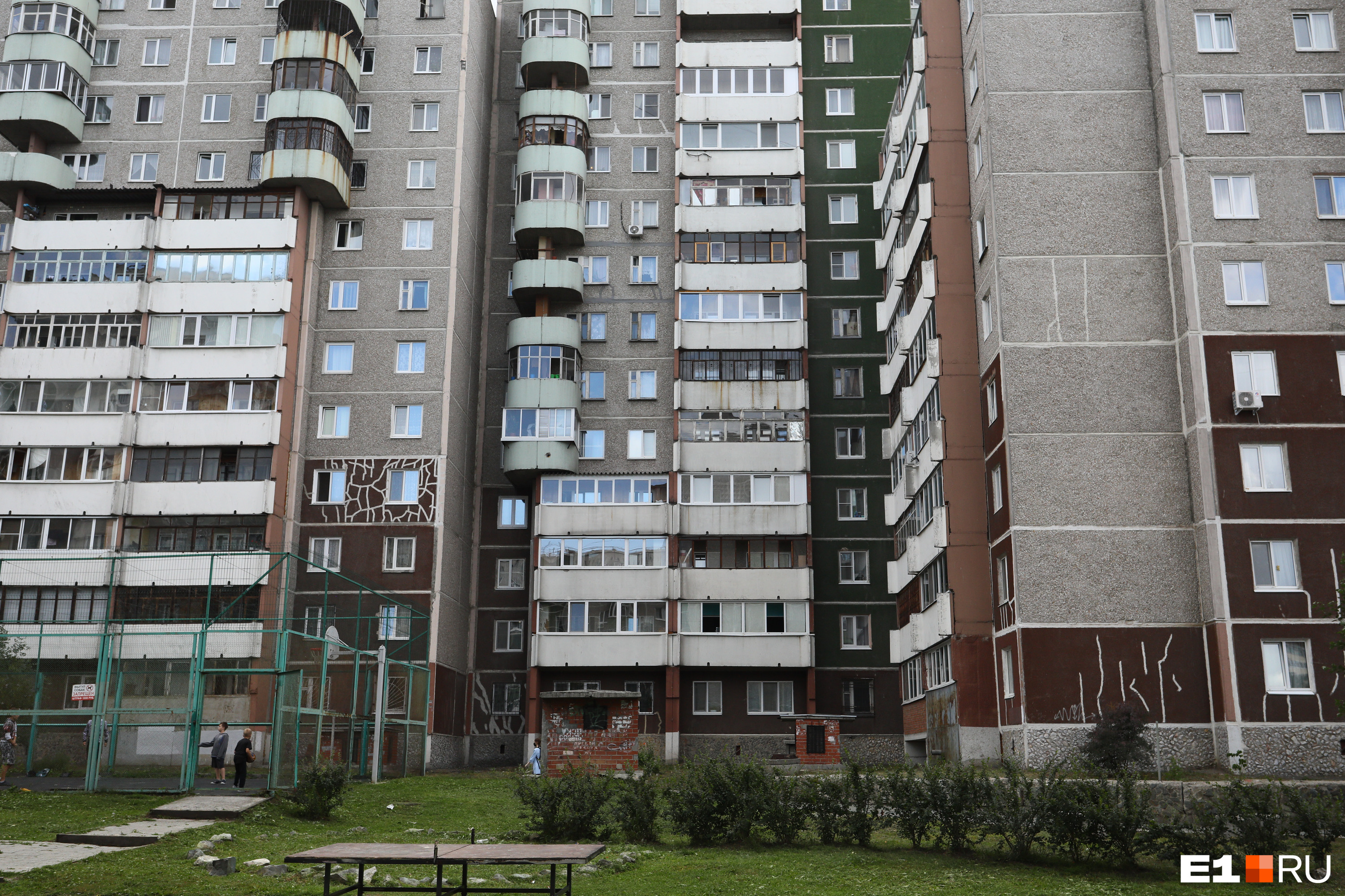 Выглядит такая архитектура необычно и даже завораживающе