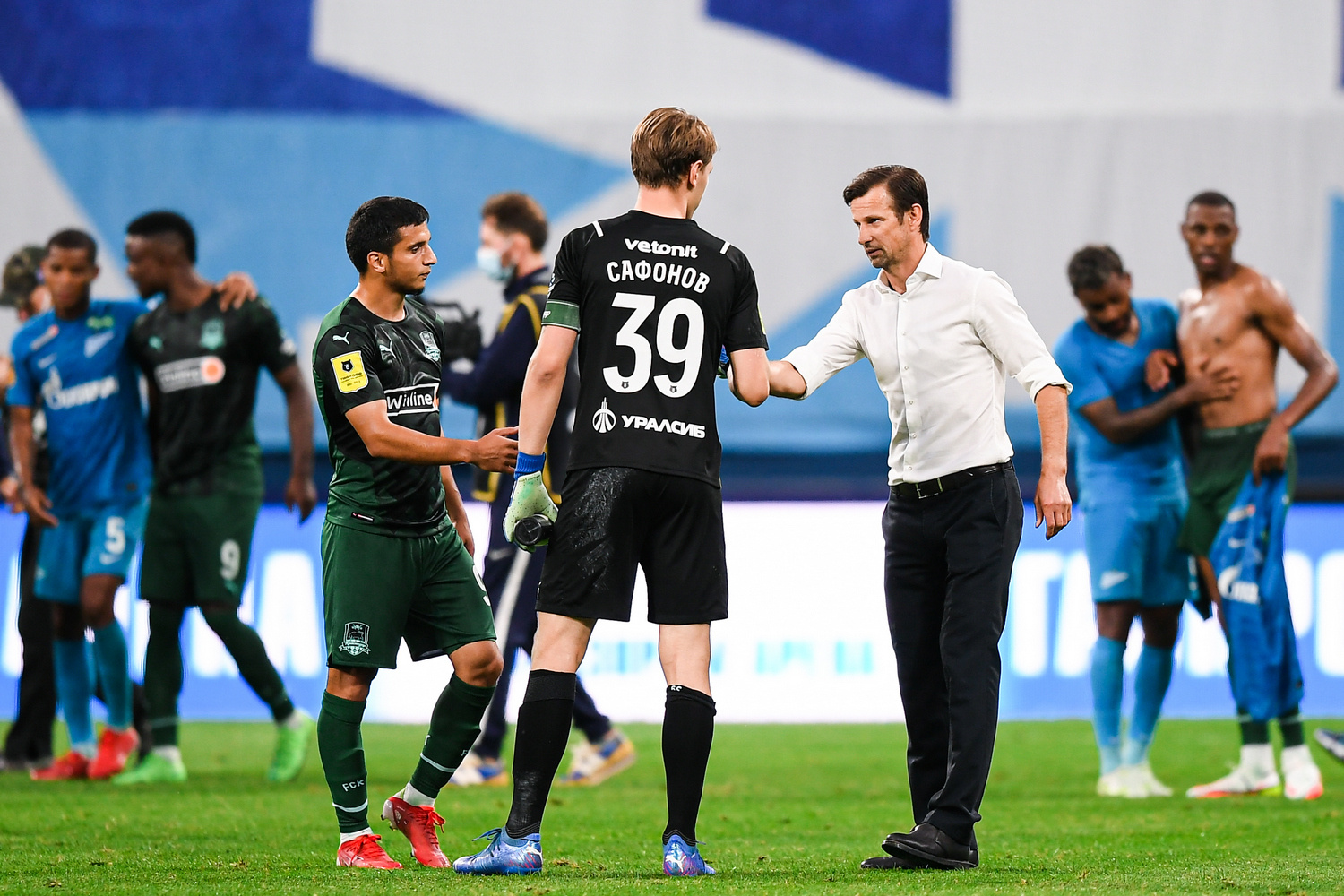 Сергей николаевич галицкий 2021. Сергей галицкий — владелец фк «краснодар». Ираклий манелов фото. Футбольный клуб галицкого. Футбольный клуб галицкого.