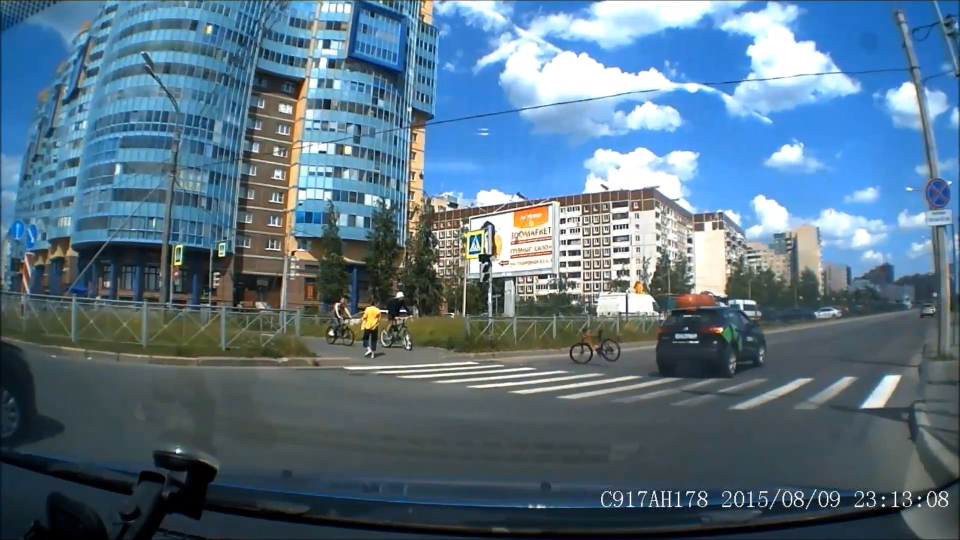 Скриншот видео из группы <a href="https://vk.com/wall-68471405_15225518" class="io-leave-page _" target="_blank">«ДТП и ЧП | Санкт-Петербург»</a>