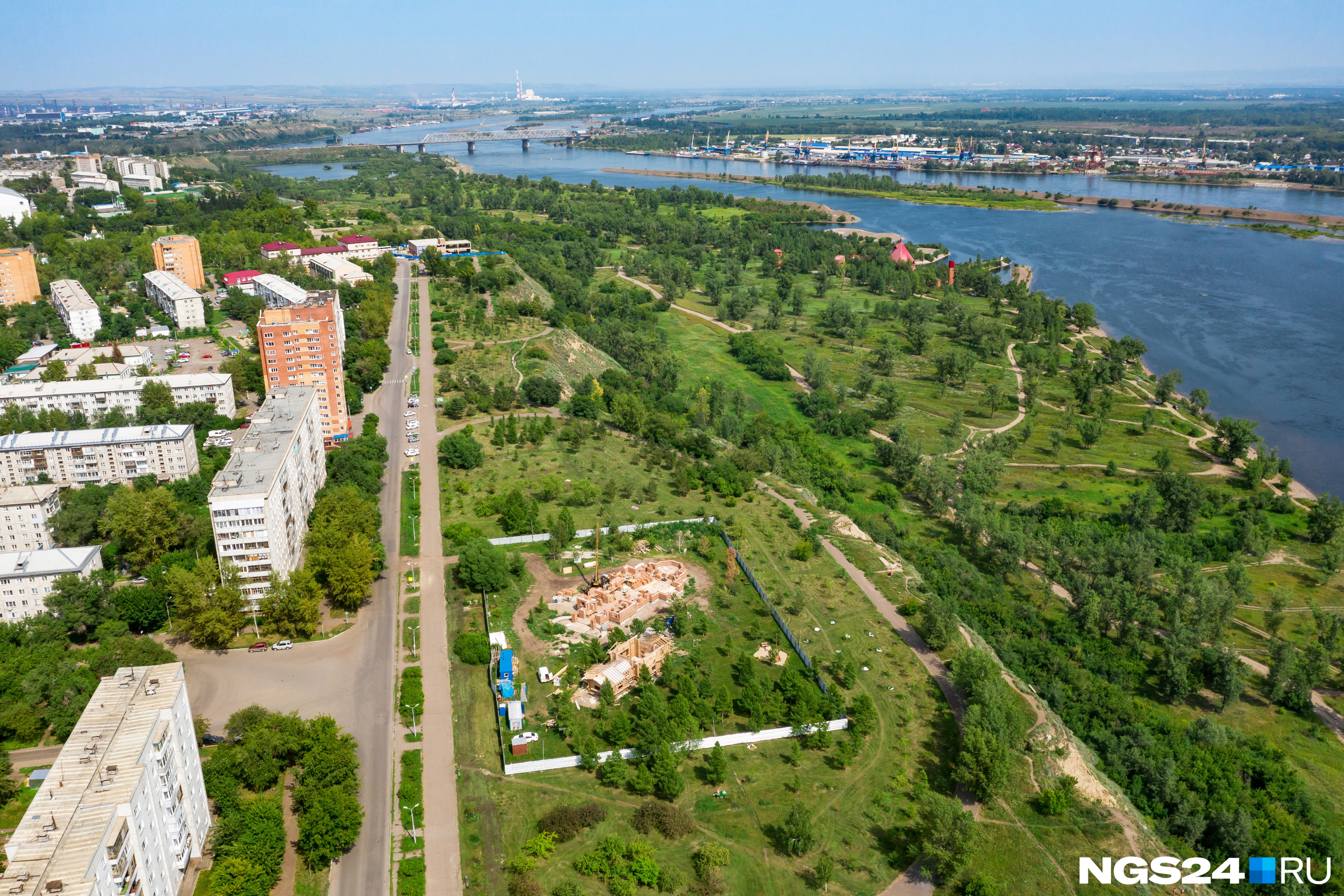 Фото зеленой рощи. Зеленая роща Красноярск. Зелёная роща Ульяновск. Красноярск район зеленая роща. Набережная в роще Красноярск.