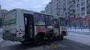 В Архангельске легковушка столкнулась с автобусом. Есть пострадавшие
