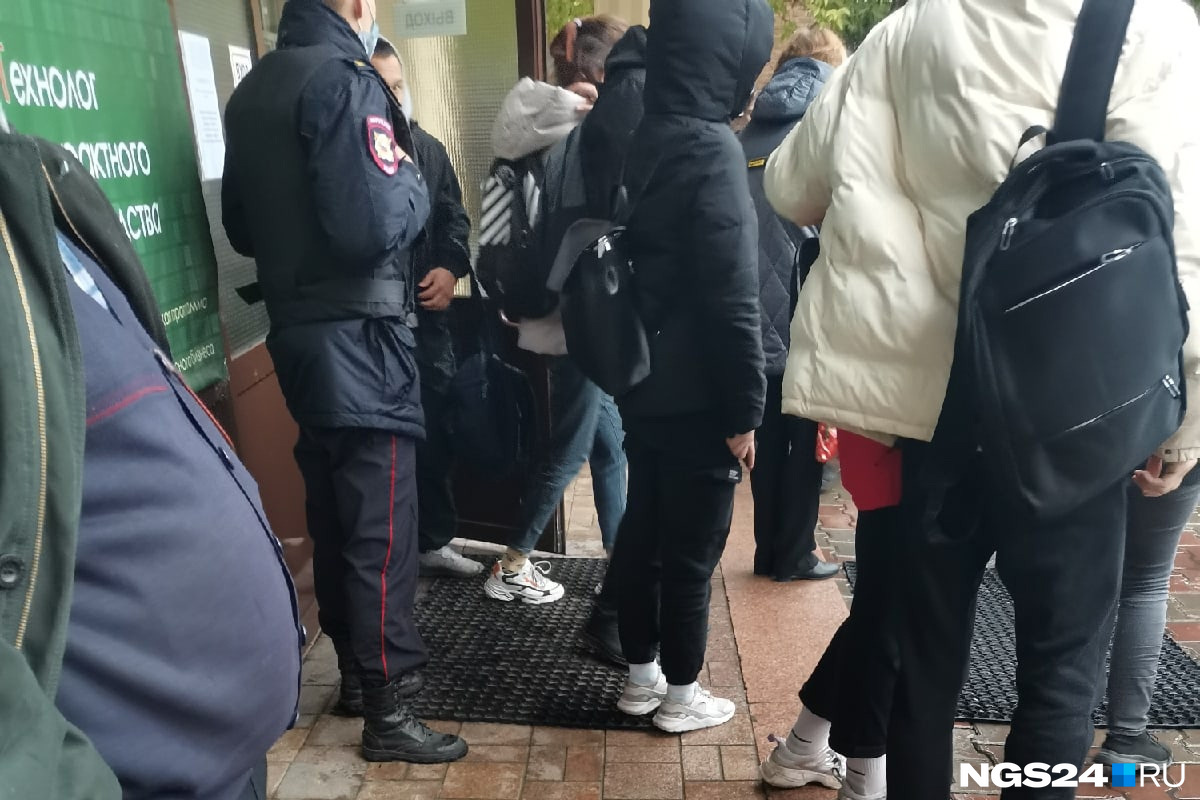 Утро 1 октября в Красноярском политехническом техникуме Утро 1 октября в Красноярском политехническом техникуме