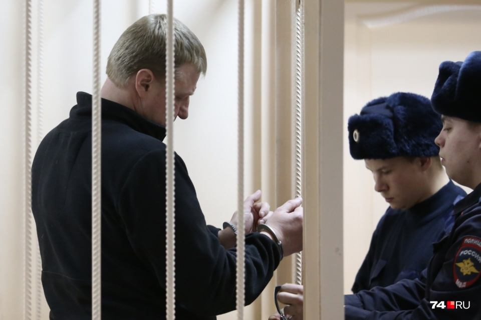 В суде он признал, что получал деньги от Тефтелева, но отрицал причастность к взятке