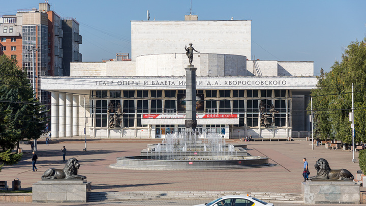Улицу Бограда у Театральной площади завтра перекроют на весь день ради никому не известного концерта