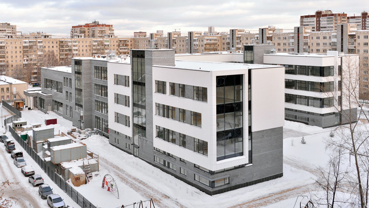 Застройщик показал, как выглядит внутри школа на Уралмаше за 800 миллионов рублей