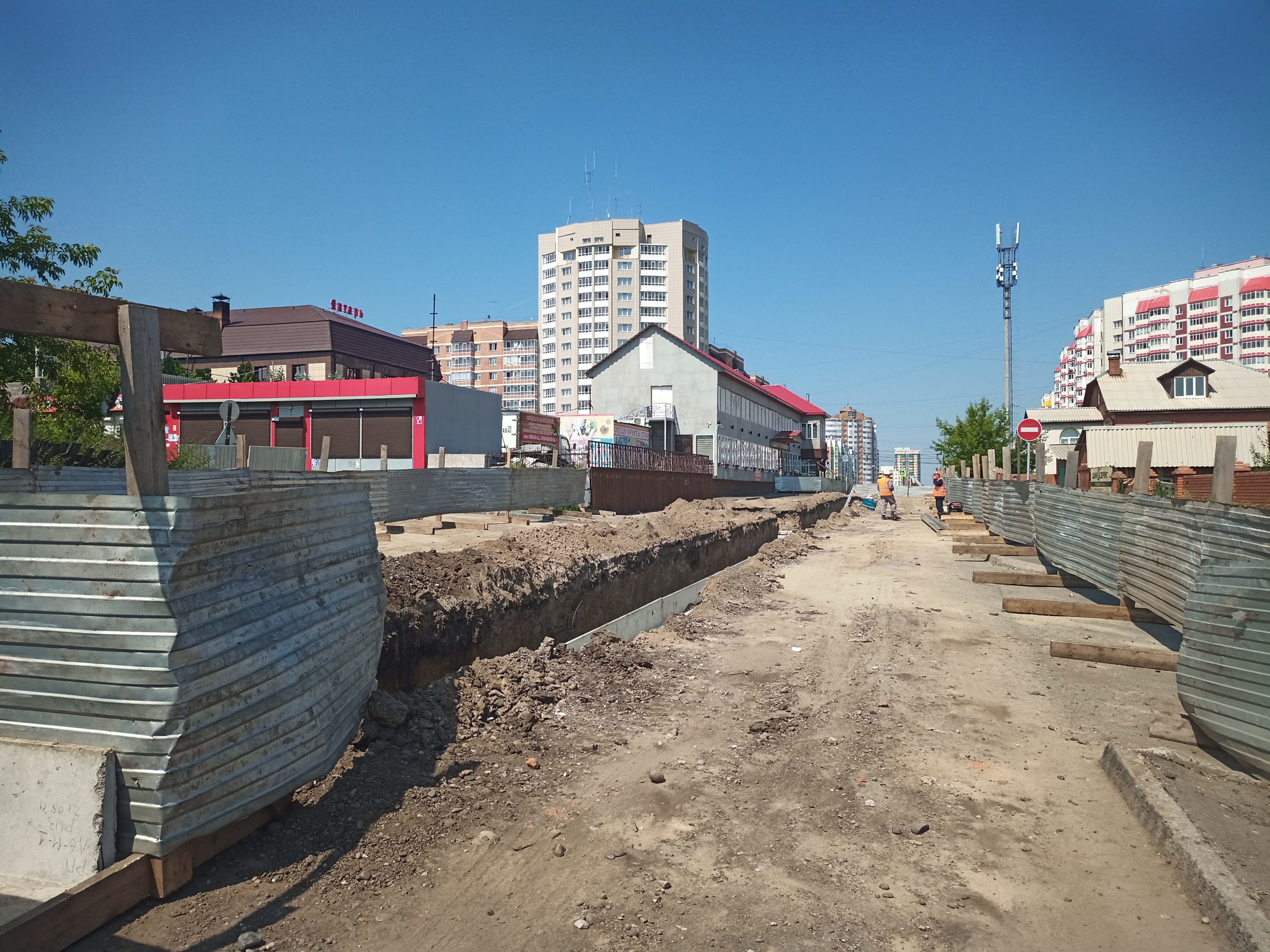 Из-за ремонта на этом участке временно перенесли остановку Из-за ремонта на этом участке временно перенесли остановку