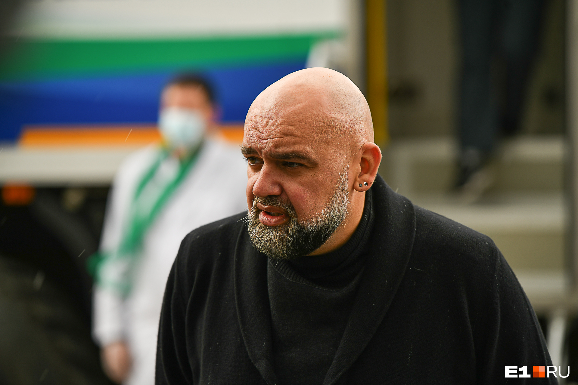 Главврач Коммунарки считает, что в Свердловской области запустят пилотный проект по реабилитации пациентов после коронавируса