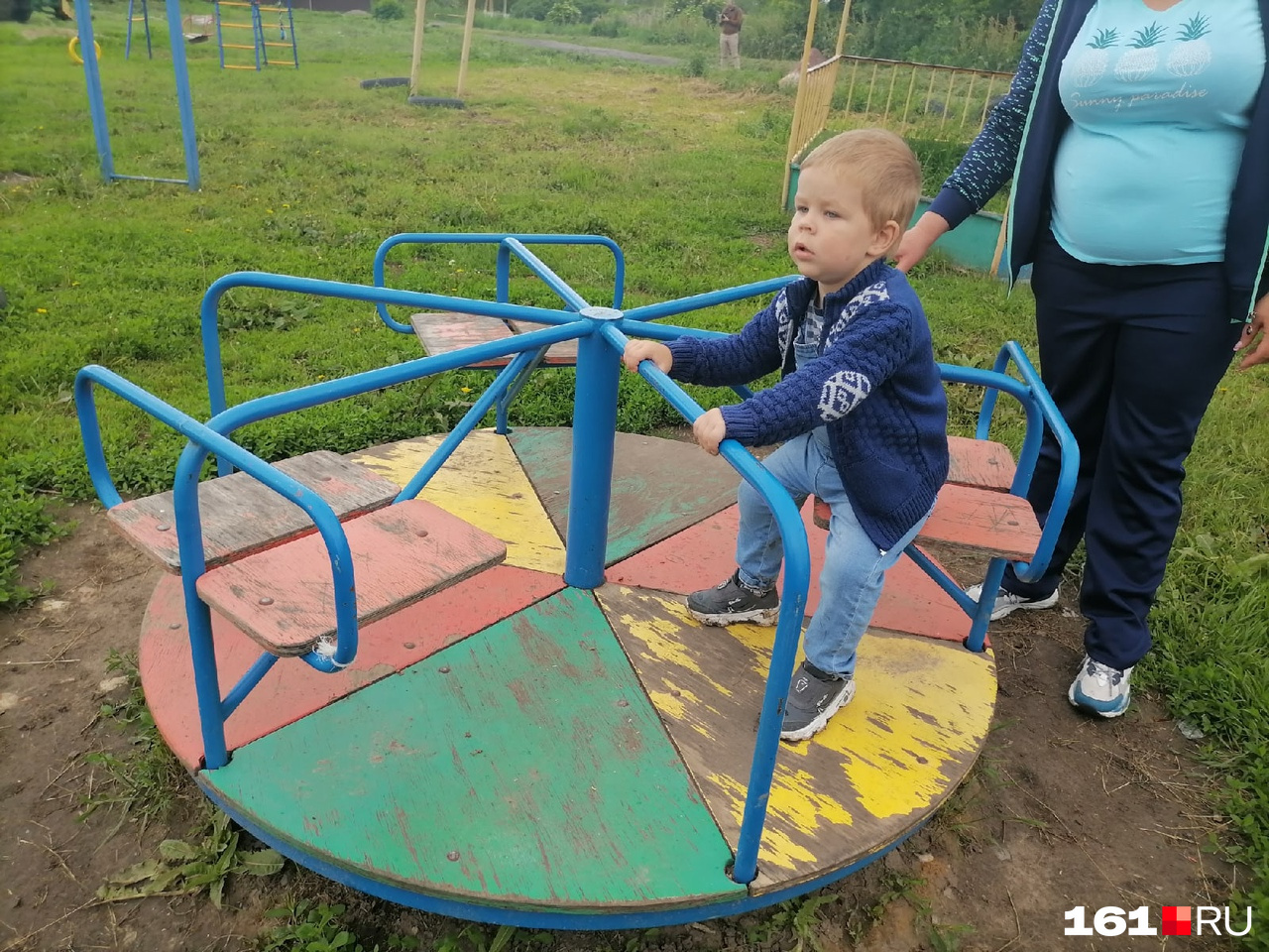 Для малышей по сути осталась одна карусель Для малышей по сути осталась одна карусель