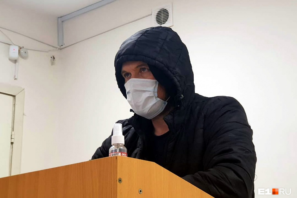 После аварии мировой суд назначил Руслану Касимову штраф. При этом дальнобойщик заявил, что у него нет денег, чтобы заплатить за разрушенный мост После аварии мировой суд назначил Руслану Касимову штраф. При этом дальнобойщик заявил, что у него нет денег, чтобы заплатить за разрушенный мост