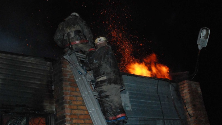 В утреннем пожаре под Красноярском погибли три человека