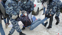 «А если <nobr class="_">вас — так</nobr>?»: репортаж из Ярославля, где на шествии за Навального ОМОН жестко задерживал протестующих