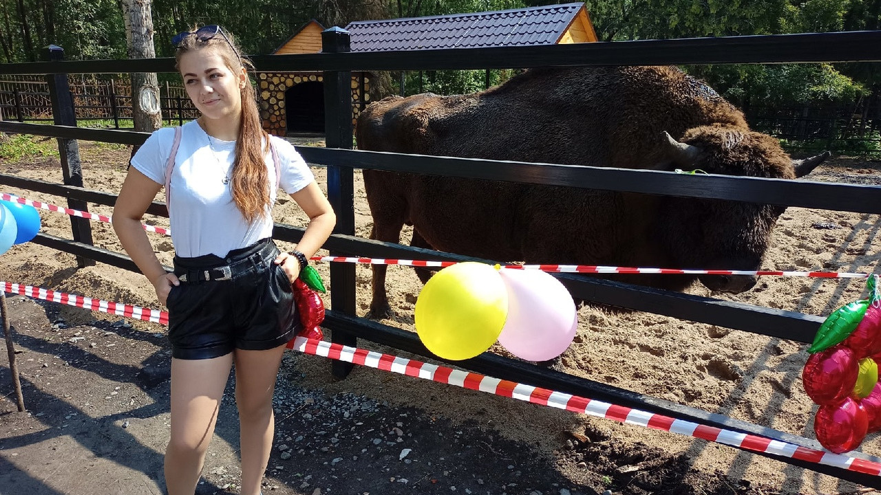 Новоселье зубров и торт для бегемота: как зоопарк в 200 километрах от Омска праздновал день рождения